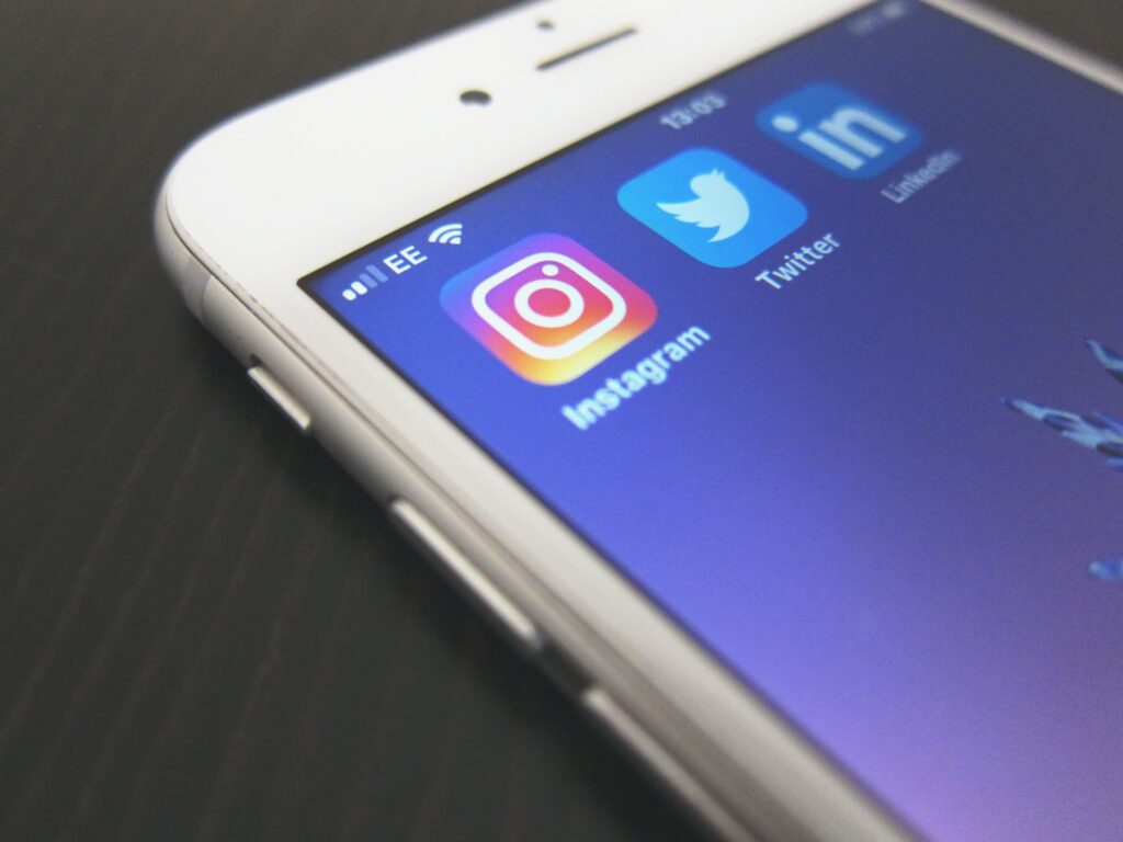 online presence linkedin instagram twitter x social media phone apps